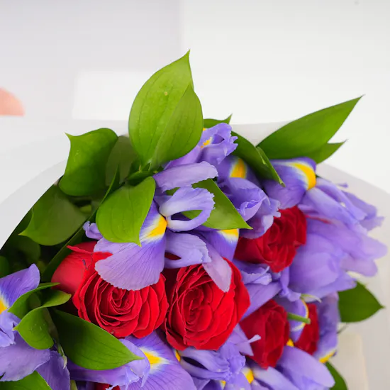Bostani Signature Medium Box | Spring Bouquet