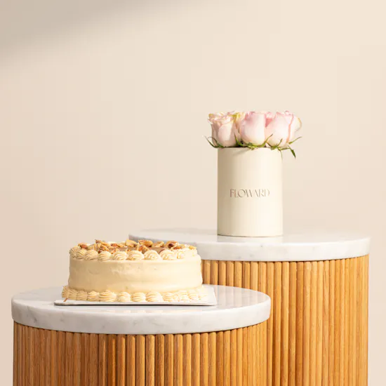Fleur Almonds and Salted Caramel Cake | Ethereal Flowers