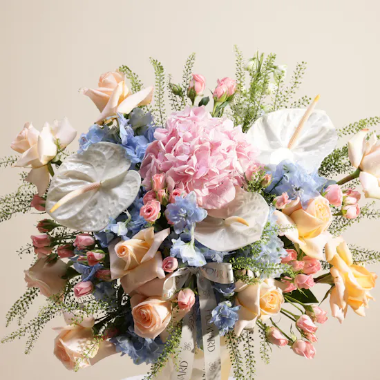 Modern Romance Flowers Vase