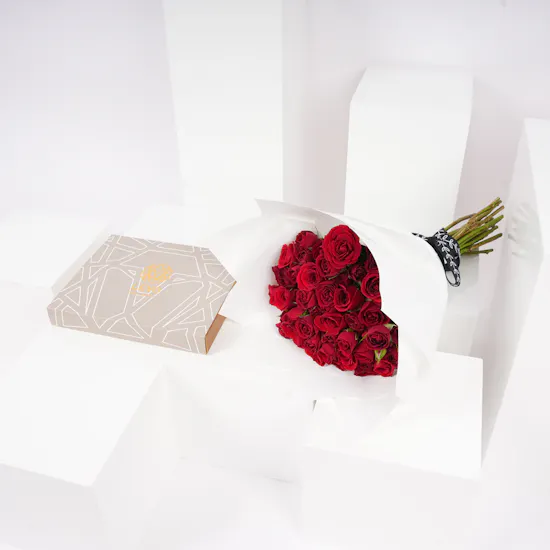 Levo Chocolates Small Box | Red Baby Roses Vase