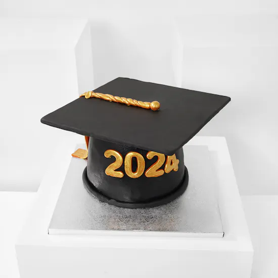 Floward Graduation Hat Cake