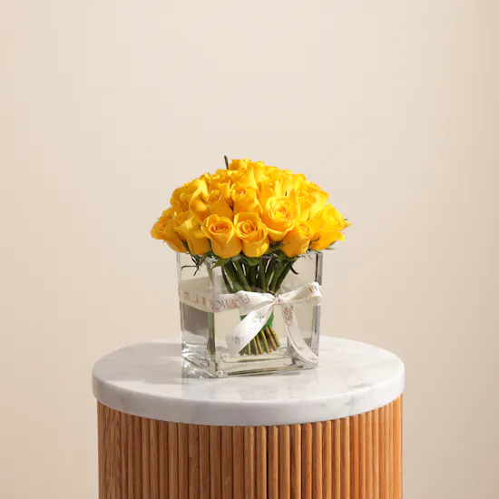 Golden Harmony Vase | 35 Roses