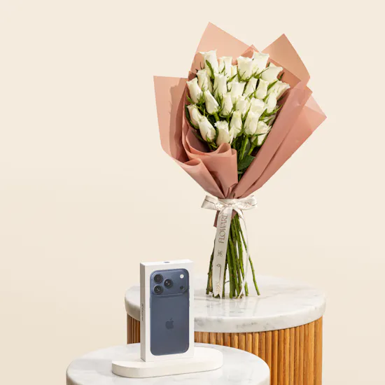 Apple Deep Blue iPhone 17 Pro 256 GB | Heart’s Promise Flower Bouquet