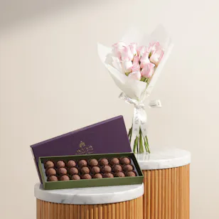 Hanoverian Truffle Chocolates Box | Splendid Flowers