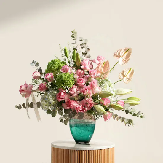 Tender Bloom Harmony Flowers Vase