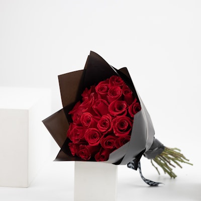 25 Red Roses | Black Wrap