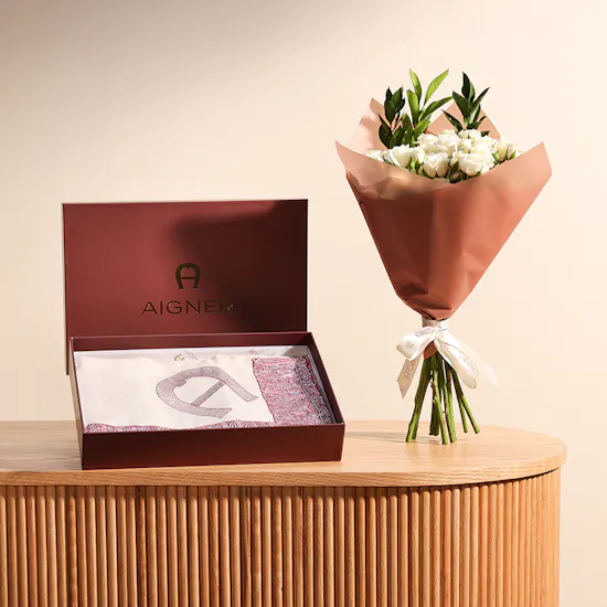 Aigner Pashmina Ghutra | White Roses