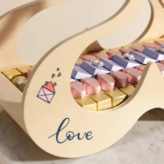 Floward Love Mix Chocolate Wooden Tray
