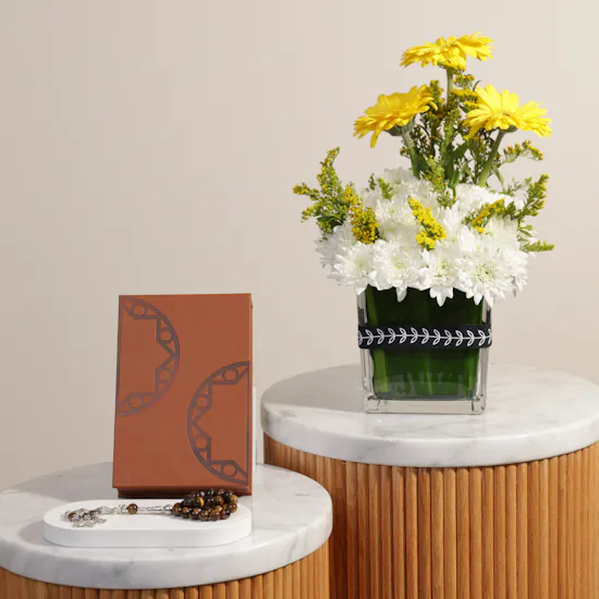 Floward Rosary | Cosmic Flowers Vase