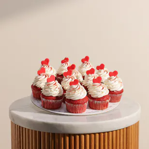 Floward Hearts Red Velvet Cupcakes
