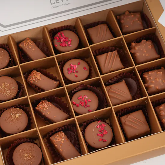 Levo Chocolates Small Box | Red Baby Roses Vase