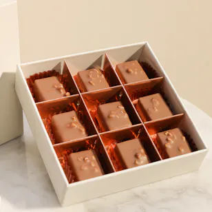 Floward Crunchy Chocolate Box | 9 Pieces