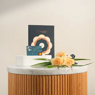 Floward Card | Delight Roses Bouquet Floward Card | Delight Roses Bouquet