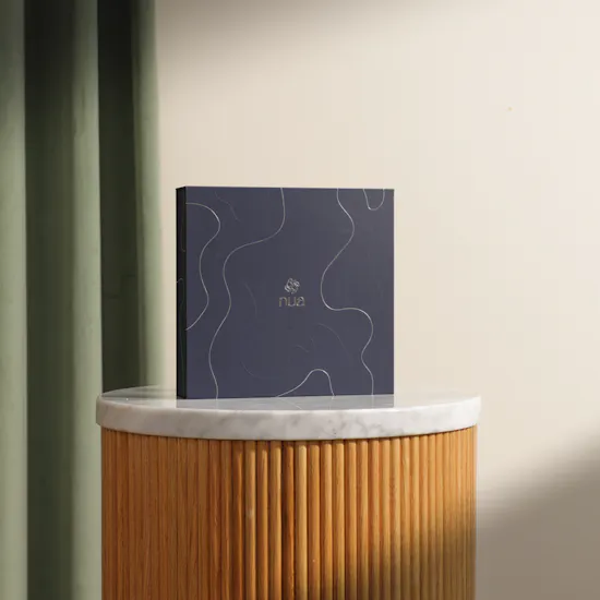 Nua Small Classic Signature Date and Chocolate Bonbon Box