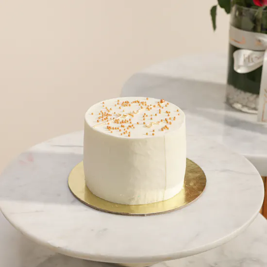 Floward Love Infinity Cake | Joyful Flowers Vase