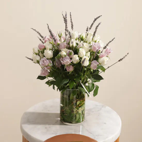 Ladurée Plaisir Sucré Cake | Wonderful Details Flowers Vase