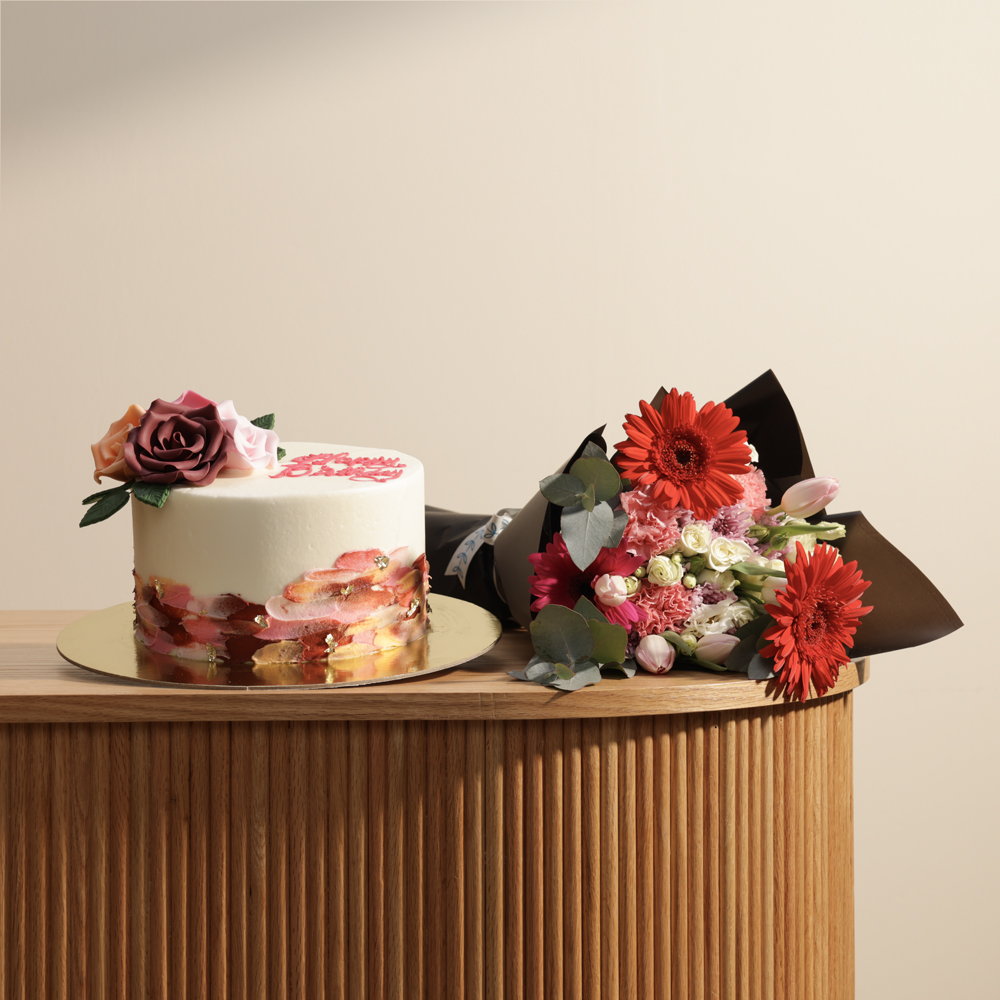 كيك زهرة يوم ميلاد سعيد لها من هلن | باقة زهور