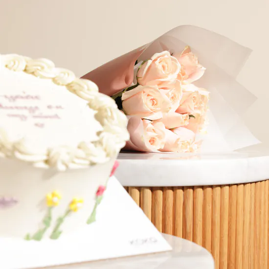 Koko Always on My Mind Elegant Cake | Peach Rose Bouquet