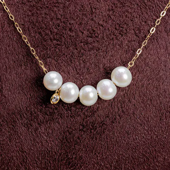 L'azurde Pearls Necklace | 25 White Vase