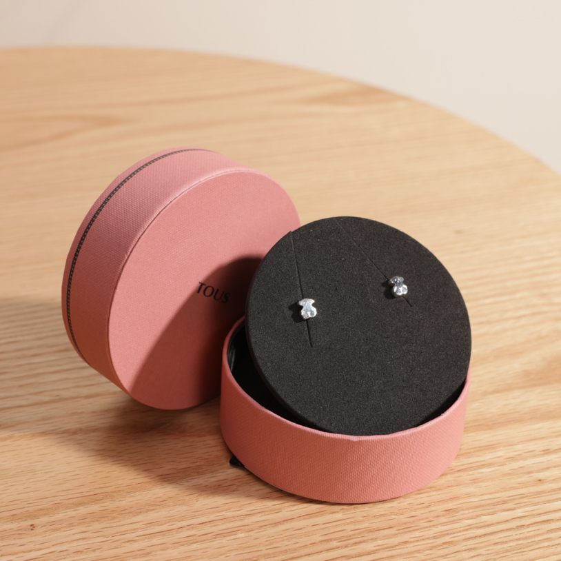 أقراط الدب الصغير من توس