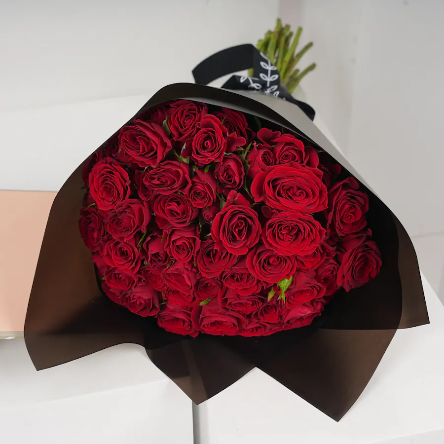 Floward Caramel Chocolate Box | Baby Roses  4