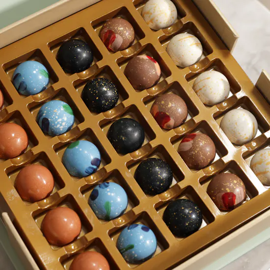Nua Signature Arabesque Large Chocolate Box