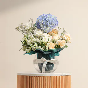 Light Plush Flowers Vase