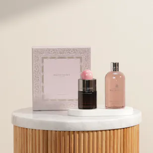 مجموعة هدايا عطر ديليشس روبارب آند روز من مولتون براون