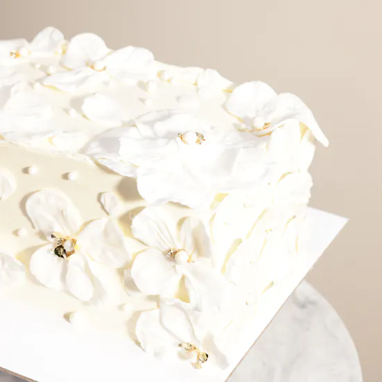 Floward White Pearl Rosette Square Cake