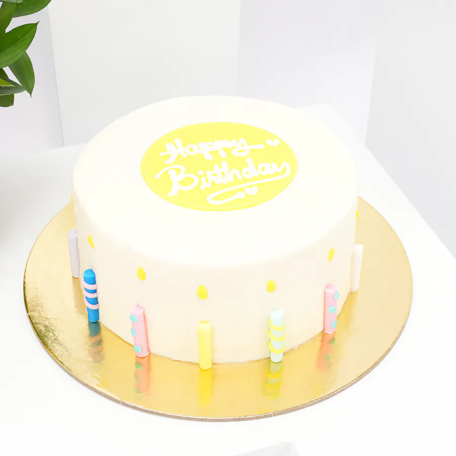 Helen's Birthday Cake | Delightful Vase 3
