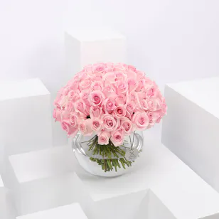 100 Pink Roses | Glass Vase 100 Pink Roses | Glass Vase