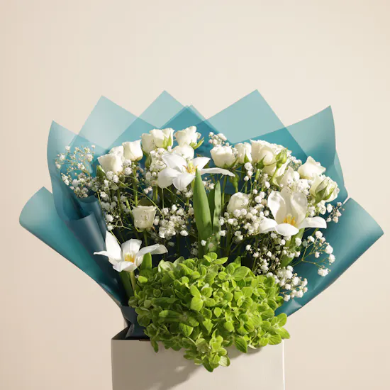 Levo Across Saudi Treasures Chocolate Box | Our Noble Land Flower Bouquet