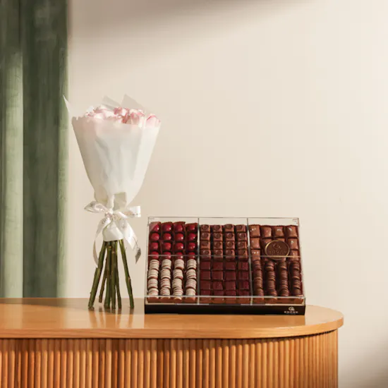 Rhône Elegant Medium Chocolate Tray | Delicate Flowers