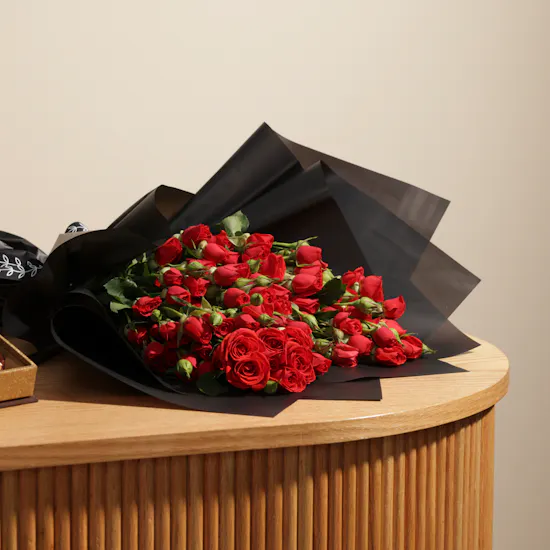 Red Heart | Black Wrap