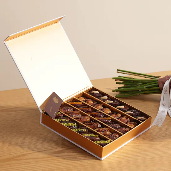 Bateel Qamara Gift Set | White Baby Rose