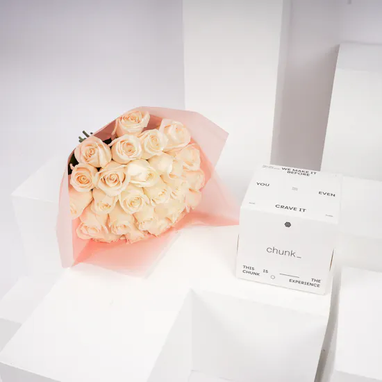 Chunk Salted Caramel Small Cake | Roses Bouquet