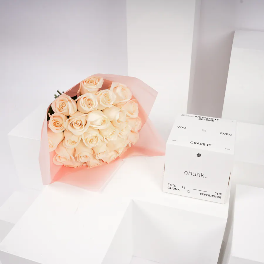 Chunk Salted Caramel Small Cake | Roses Bouquet  6