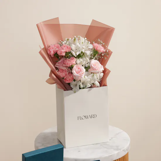 Venchi Murrine Gianduiotto Blue Gift Box | Whispered Affection Flower
