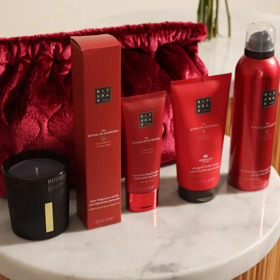 Rituals The Ritual of Ayurveda Large Gift Set | Glowy Red Flowers