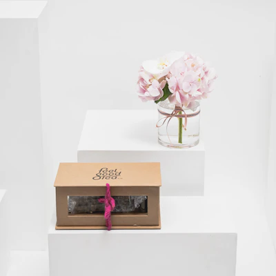 Feel Good Tea Original Discovery Box | Blooming Delight Vase Feel Good Tea Original Discovery Box | Blooming Delight Vase