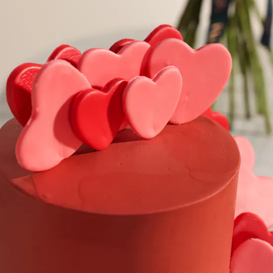 Cle Bakery Red Hearts Cake | Midnight Romance Roses Bouquet
