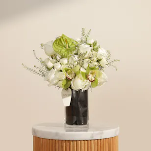 White Grace Flowers Vase 