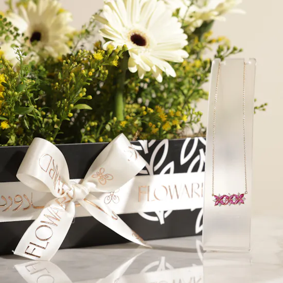 Amal Al Majed Pink Three Flower Toleen Necklace | Dream Petals Flowers