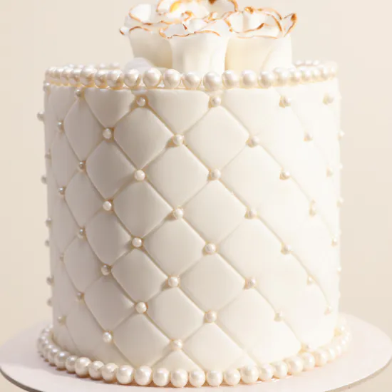 Floward Royal Pearl Crown Cake
