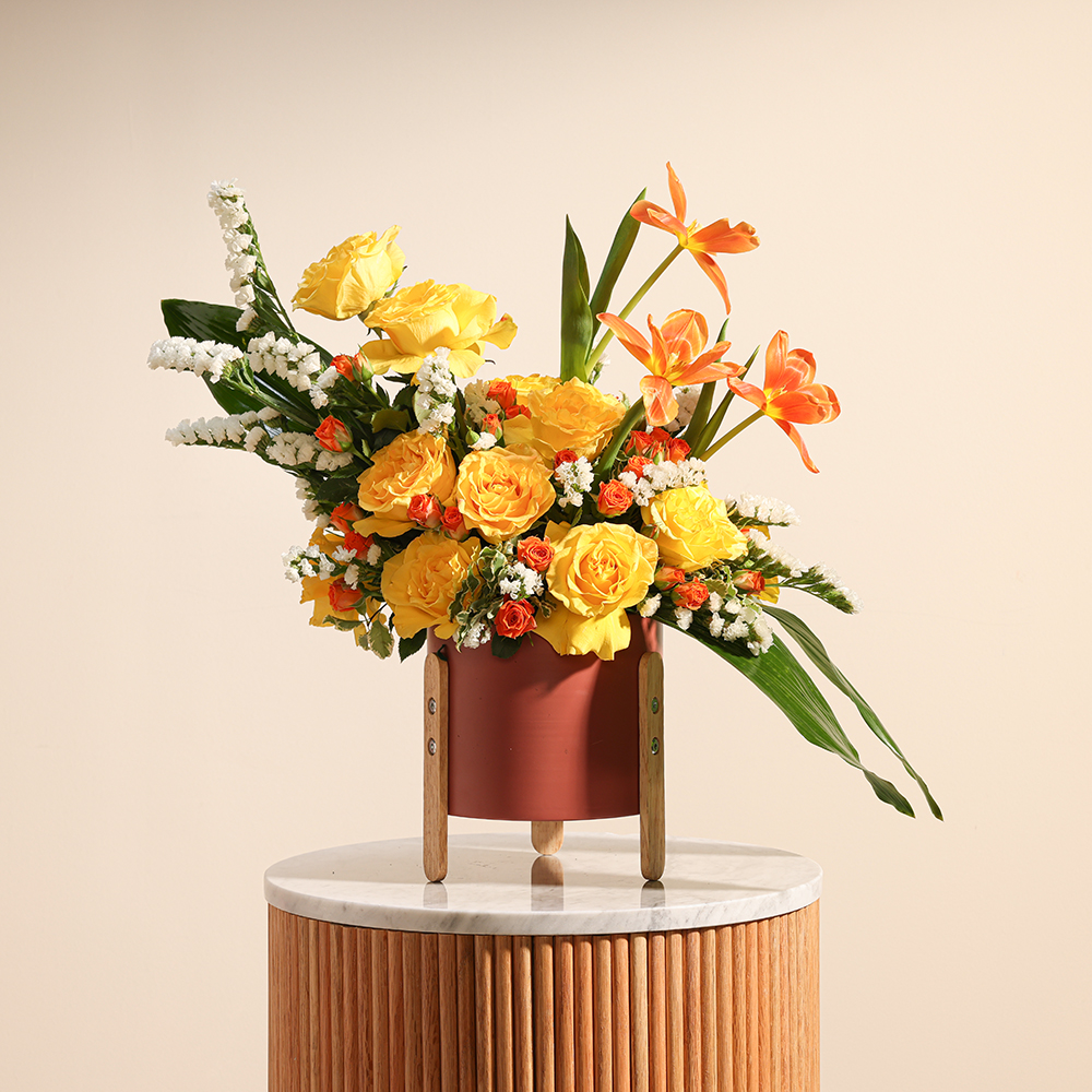 فازة زهور الصباح الذهبي