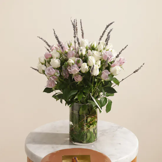 Ladurée Plaisir Sucré Cake | Wonderful Details Flowers Vase