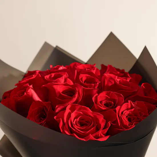Cle Bakery Red Hearts Cake | Dazzling Red Rose Bouquet