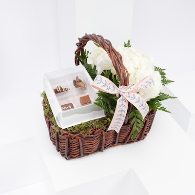 Tomoor Alula Coffee Treats Box with Floral Basket
