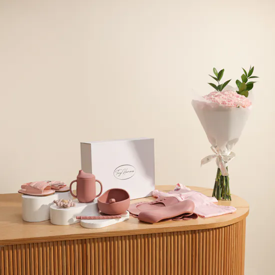 Tiny Humans Newborn Feeding Girl’s Gift Set | Stunning Flowers Bouquet