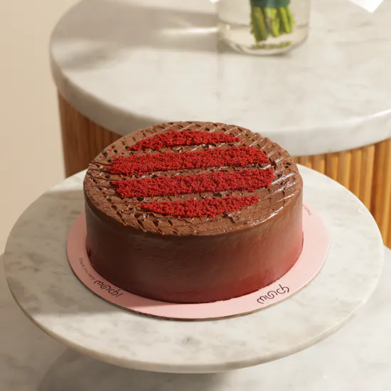 Munch Bakery Red Velvet Chocolate Cake | Majestic Flowers Vase